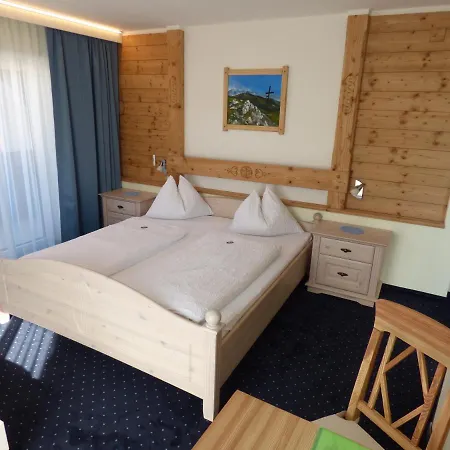 Panoramahotel Hotel 3*